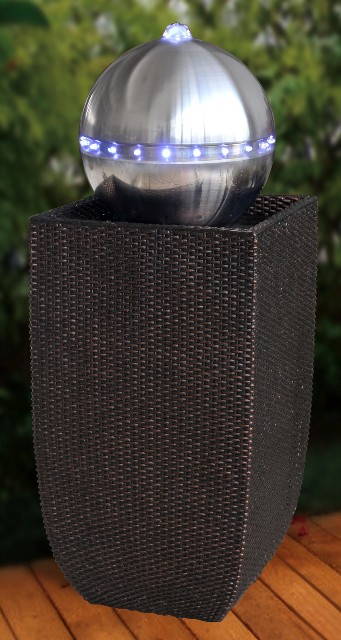 Berlin Schwarzer Rattan Edelstahl Kugel Brunnen Mit Led Beleuchtung