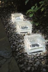 Gartenbeleuchtung „Eiswürfel“ - solarbetrieben