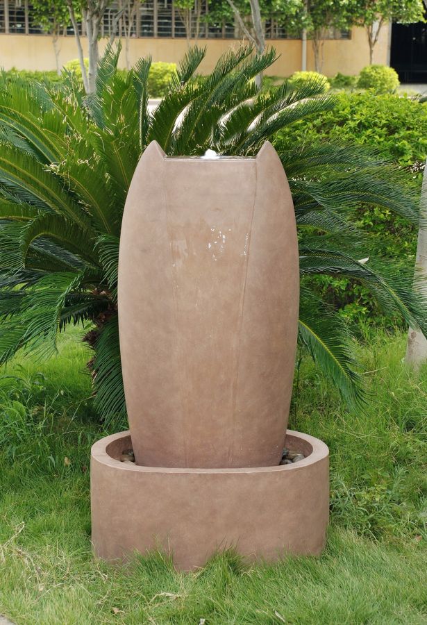 Monolith Brunnen - Terrakotta-Optik