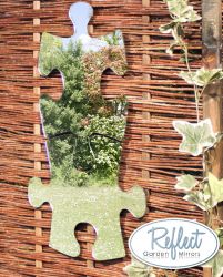 Reflect™ Gartenspiegel "Puzzlestück" aus Acryl, 38cm x 27cm