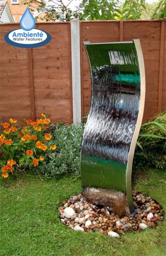 180cm Gewellte Edelstahl-Wasserwand mit Plastikreservoir, Ambienté™