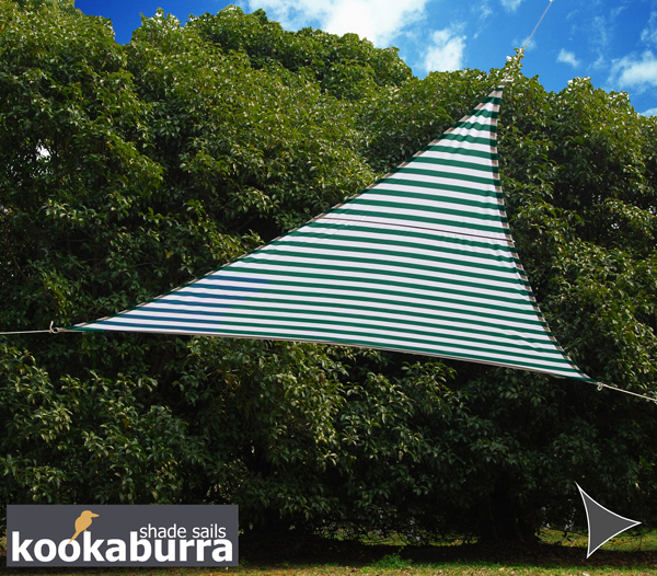 Kookaburra® 3,6m Dreieck Grün und Weiß gestreift Gewebtes Sonnensegel (Wasserfest)